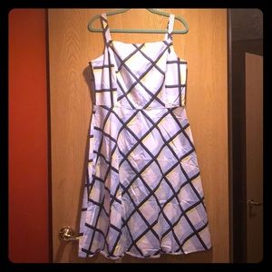 Beautiful midi dress.